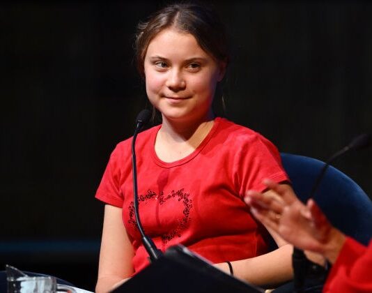 Greta Thunberg pede “derrubada de todo o sistema capitalista”