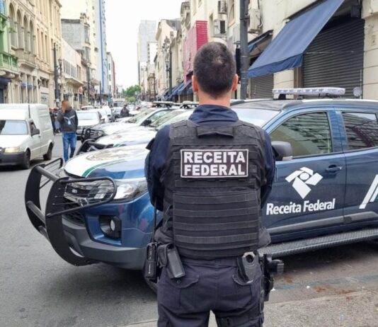 Não está satisfeito? Vá embora! O sofisma revelador dos apologistas dos impostos