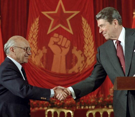 Como os neoliberais impulsionaram a ascensão do socialismo